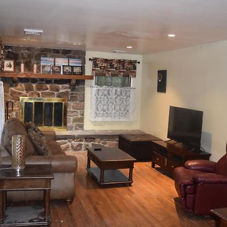5 Bdr Cabin Game Rm Large Deck Fireplace Firetable Lake Harmony Exterior foto